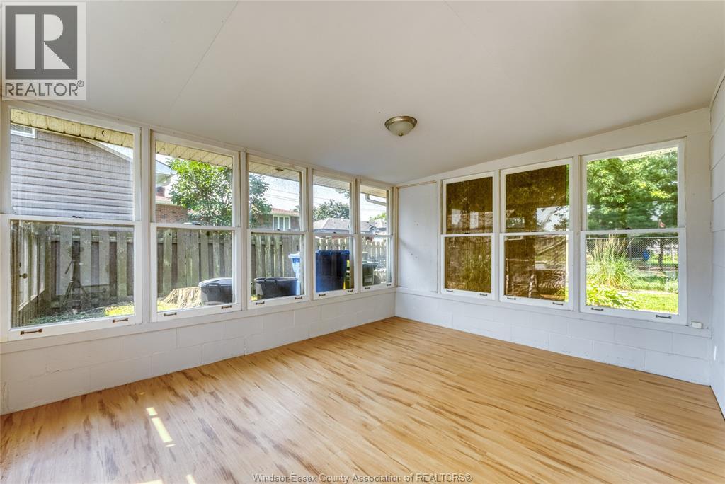 791 Scofield AVENUE - 33