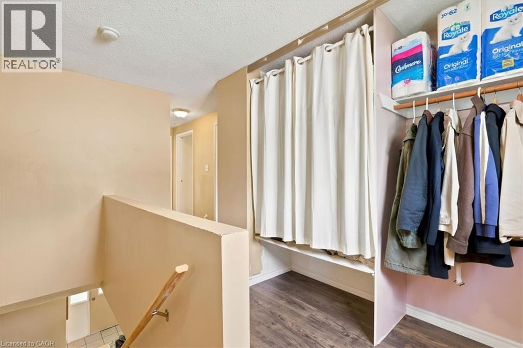 6 TAMARACK Court - 11