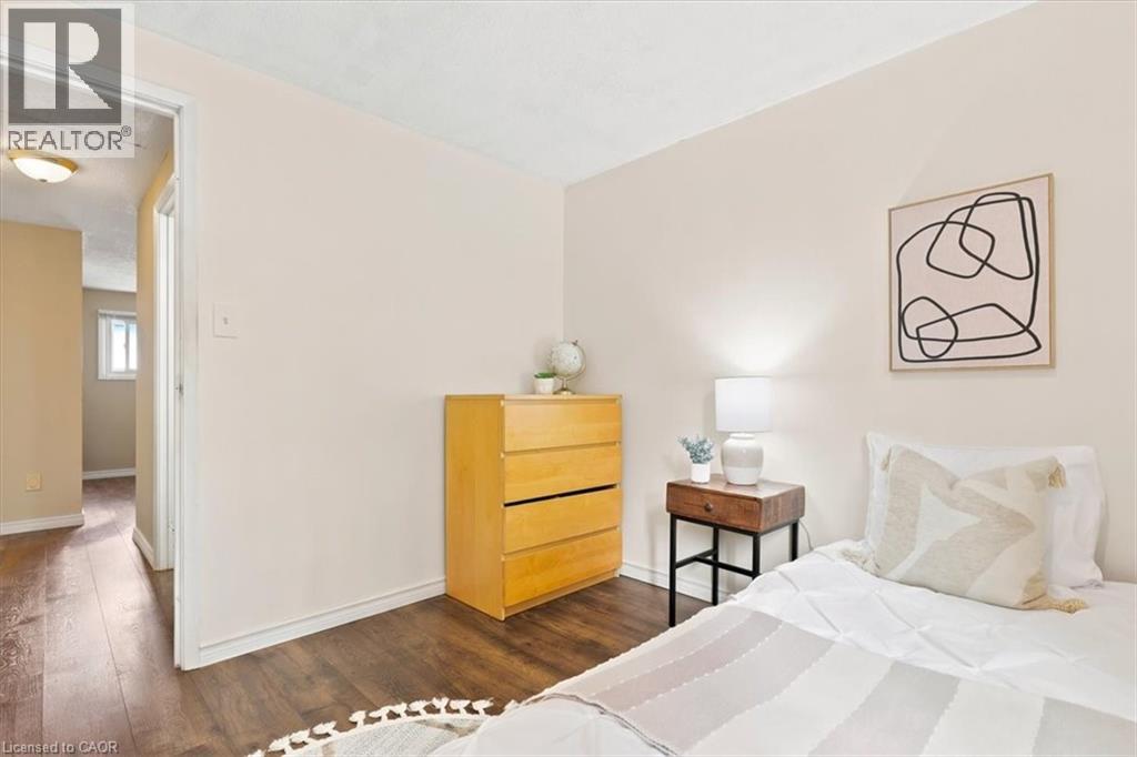 6 TAMARACK Court - 18