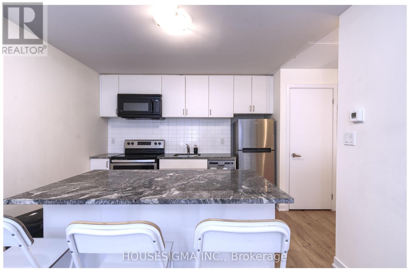 #28 1720 SIMCOE STREET N - Image 3