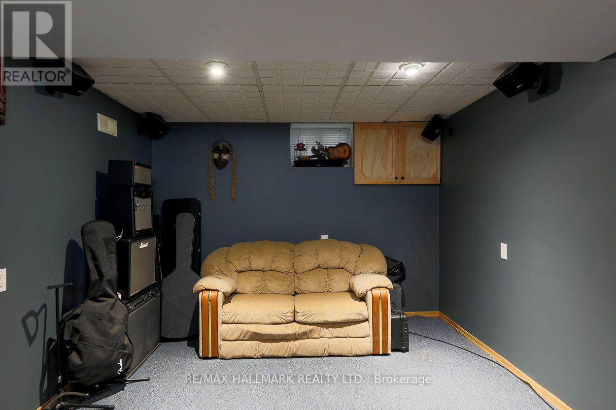 58 CLAREMORE AVENUE - Image 12