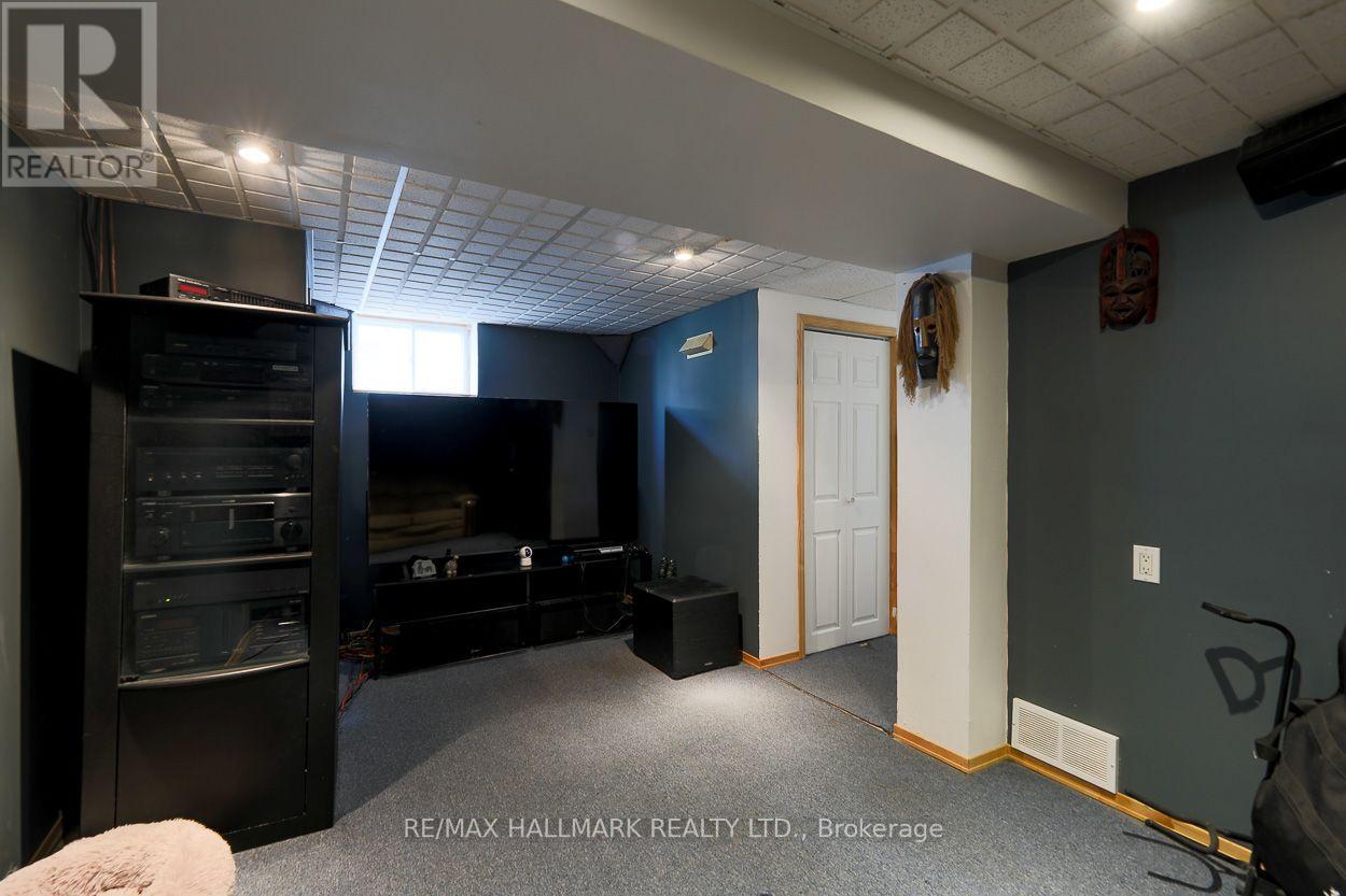 58 CLAREMORE AVENUE - 13