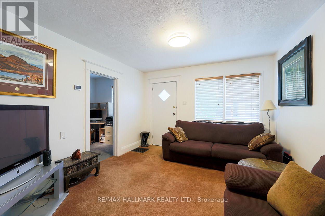 58 CLAREMORE AVENUE - 2