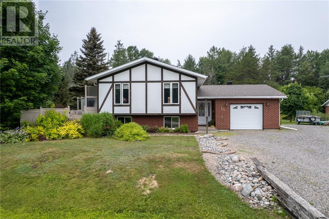 11 Jarbeau Street - 1