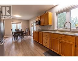 Dining room - 11 Jarbeau Street, Mckerrow, ON P0P1M0 Photo 10