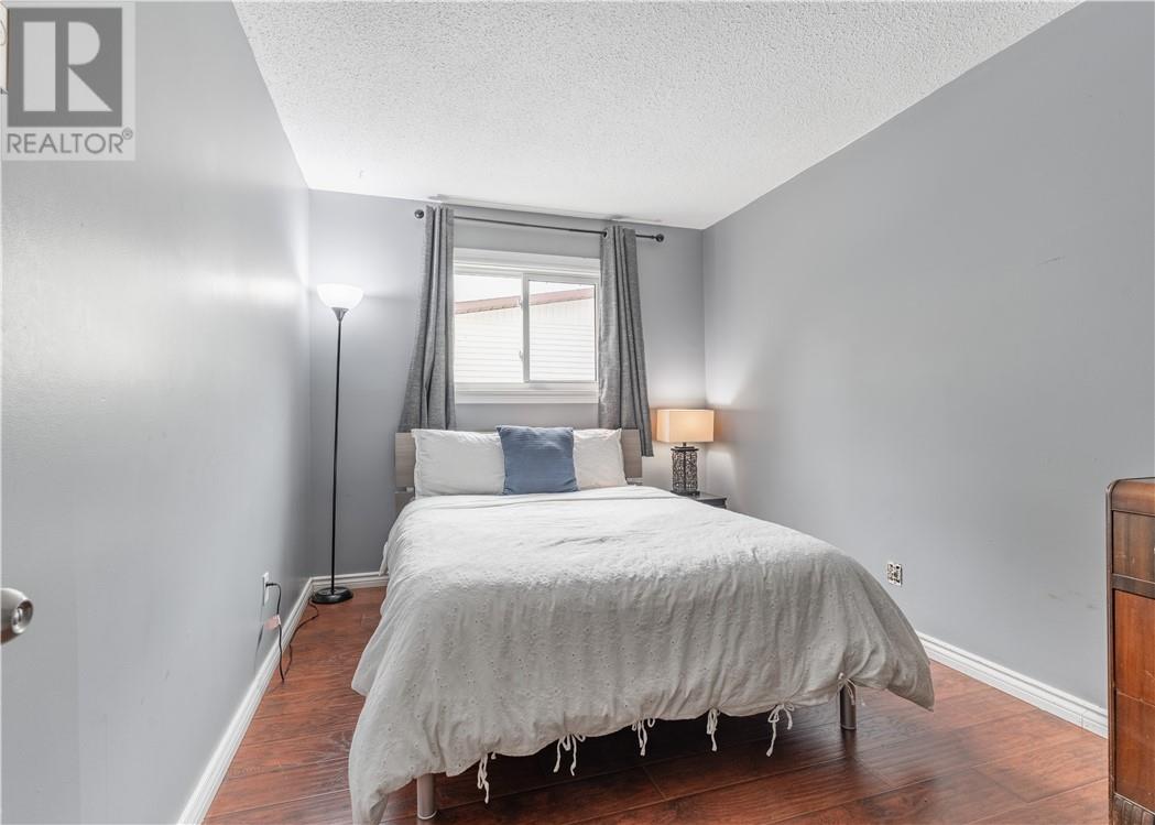 17 Sycamore Street - 19