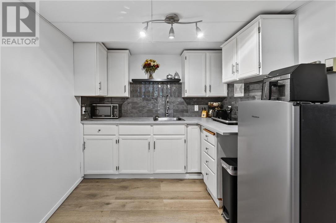 306 Wembley Drive - Image 33