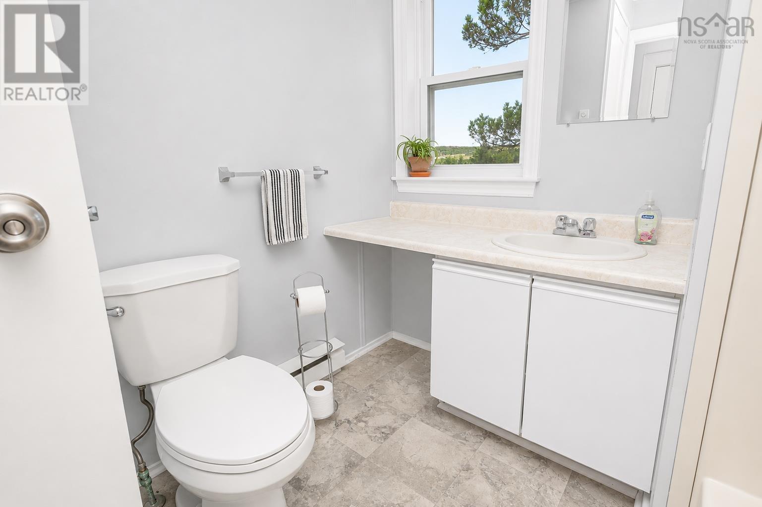 422 Chapel Road - 11
