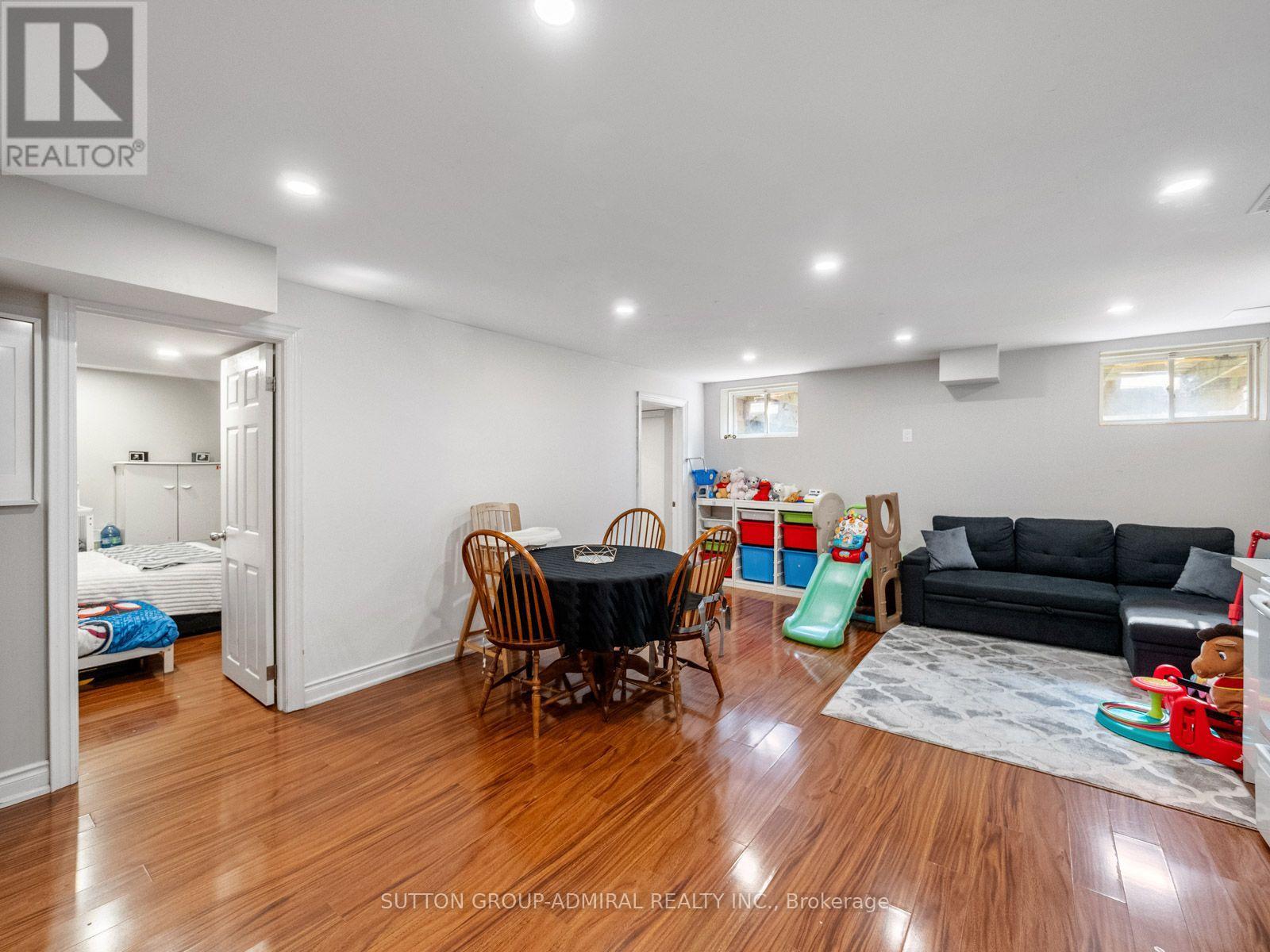 16 CRAIGVALE STREET - Image 38