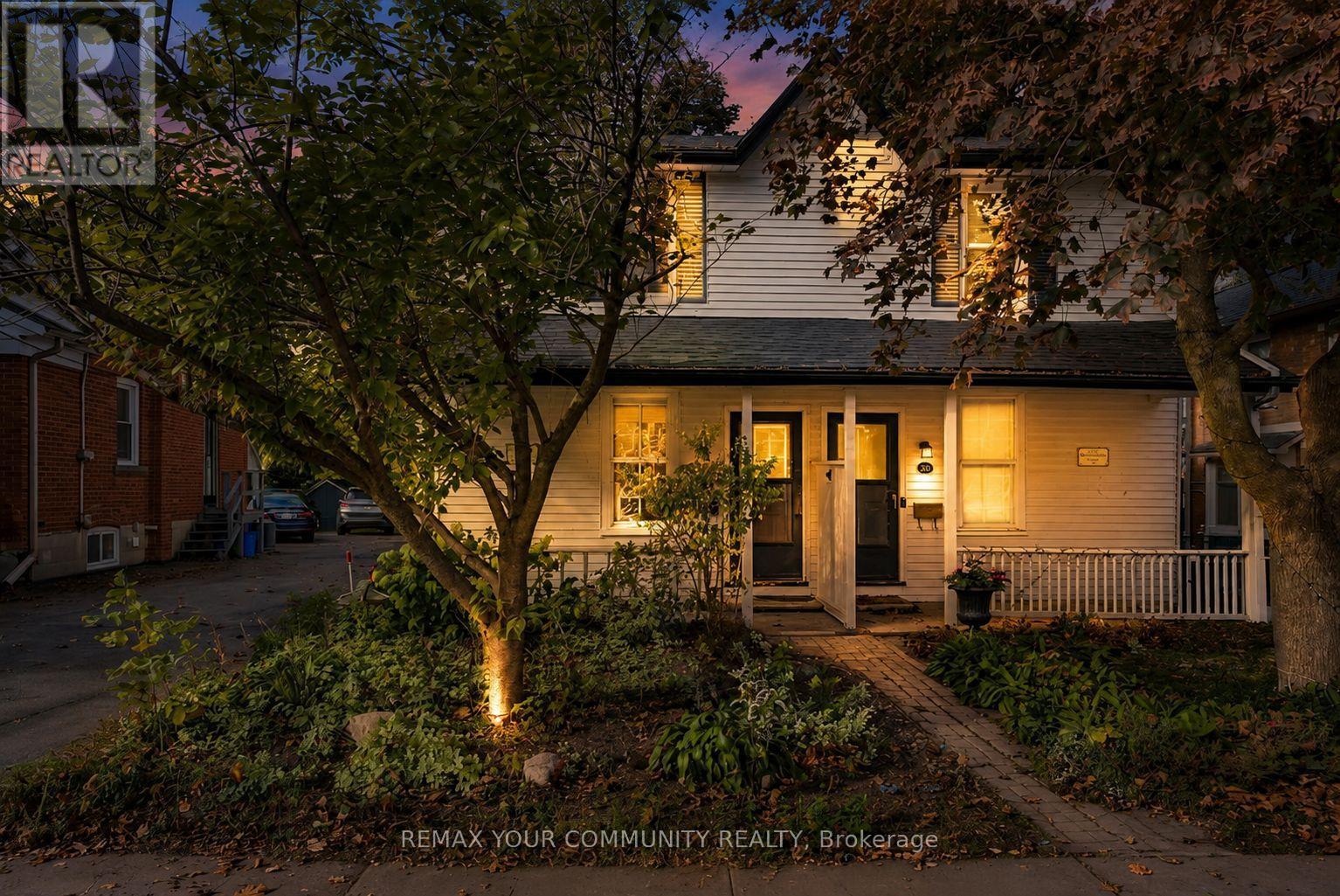 30 ELIZABETH STREET S - 1