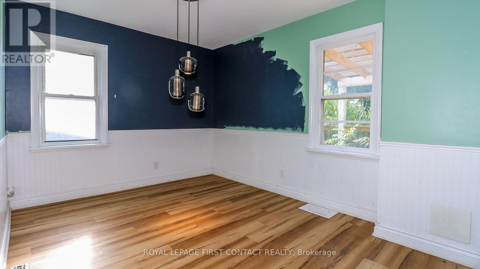 47 CAMPBELL AVENUE - 24