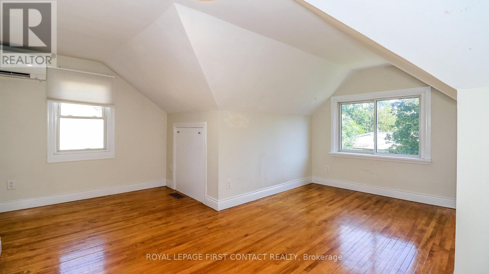 47 CAMPBELL AVENUE - 31