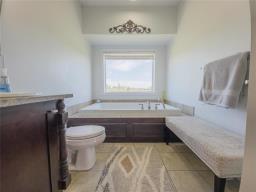 207 Burnett Road N, Onanole, MB R0J1N0 Photo 20