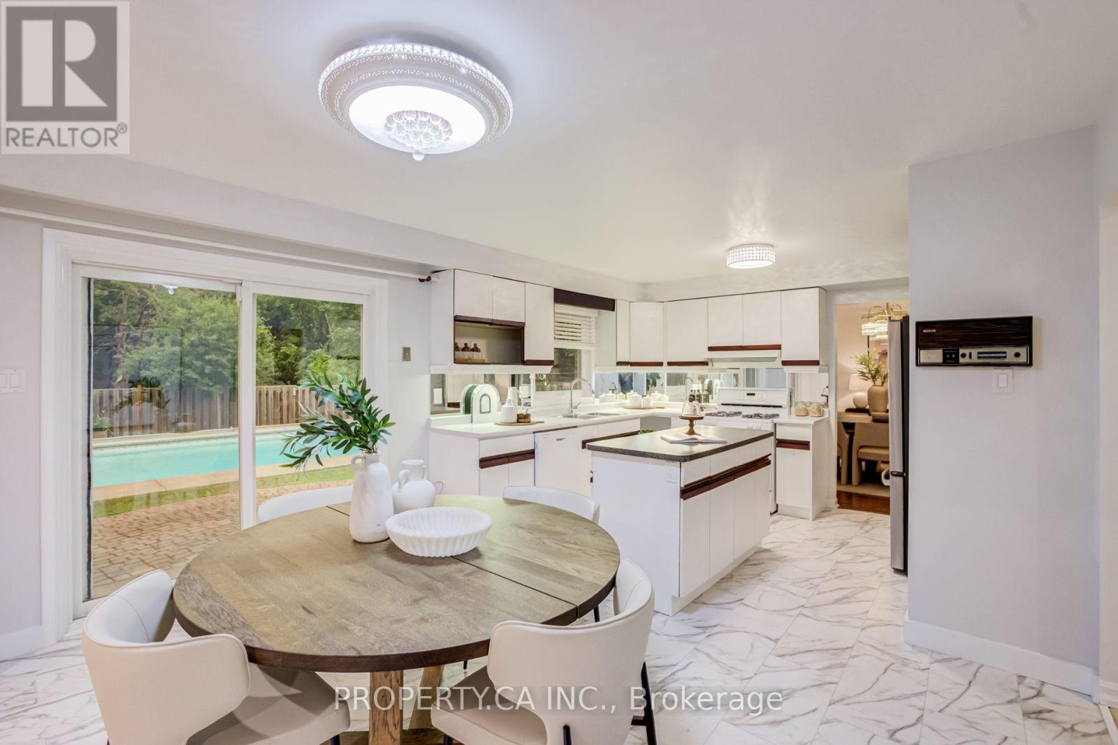143 CAMBRIDGE CRESCENT - 12