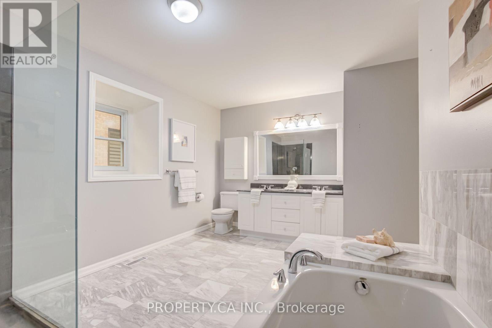 143 CAMBRIDGE CRESCENT - 37