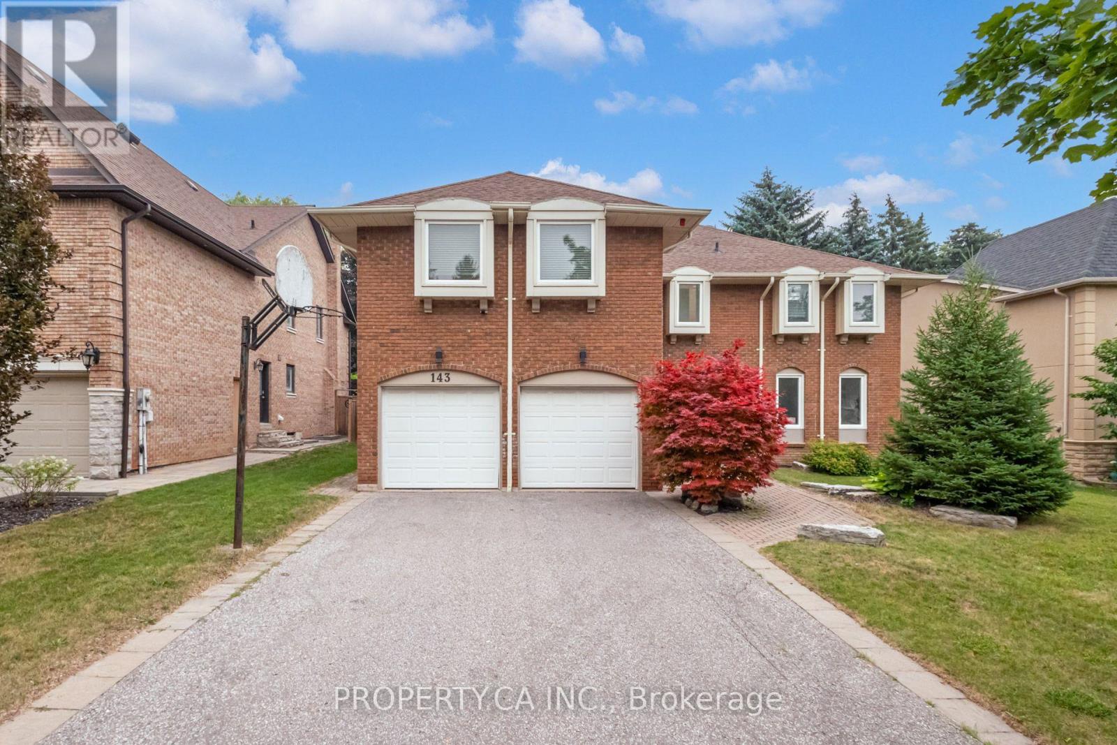 143 CAMBRIDGE CRESCENT - 1