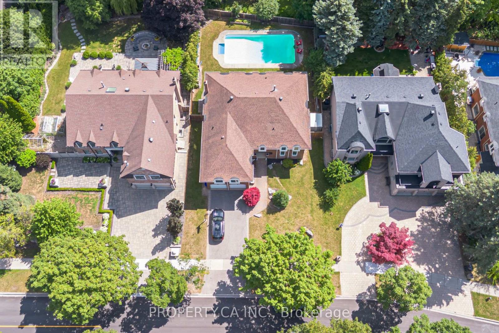 143 CAMBRIDGE CRESCENT - 2