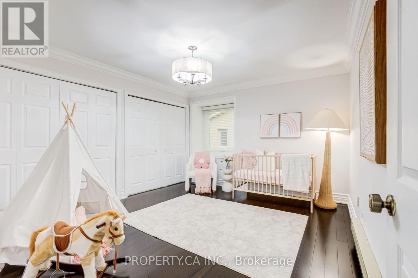 143 CAMBRIDGE CRESCENT - 34