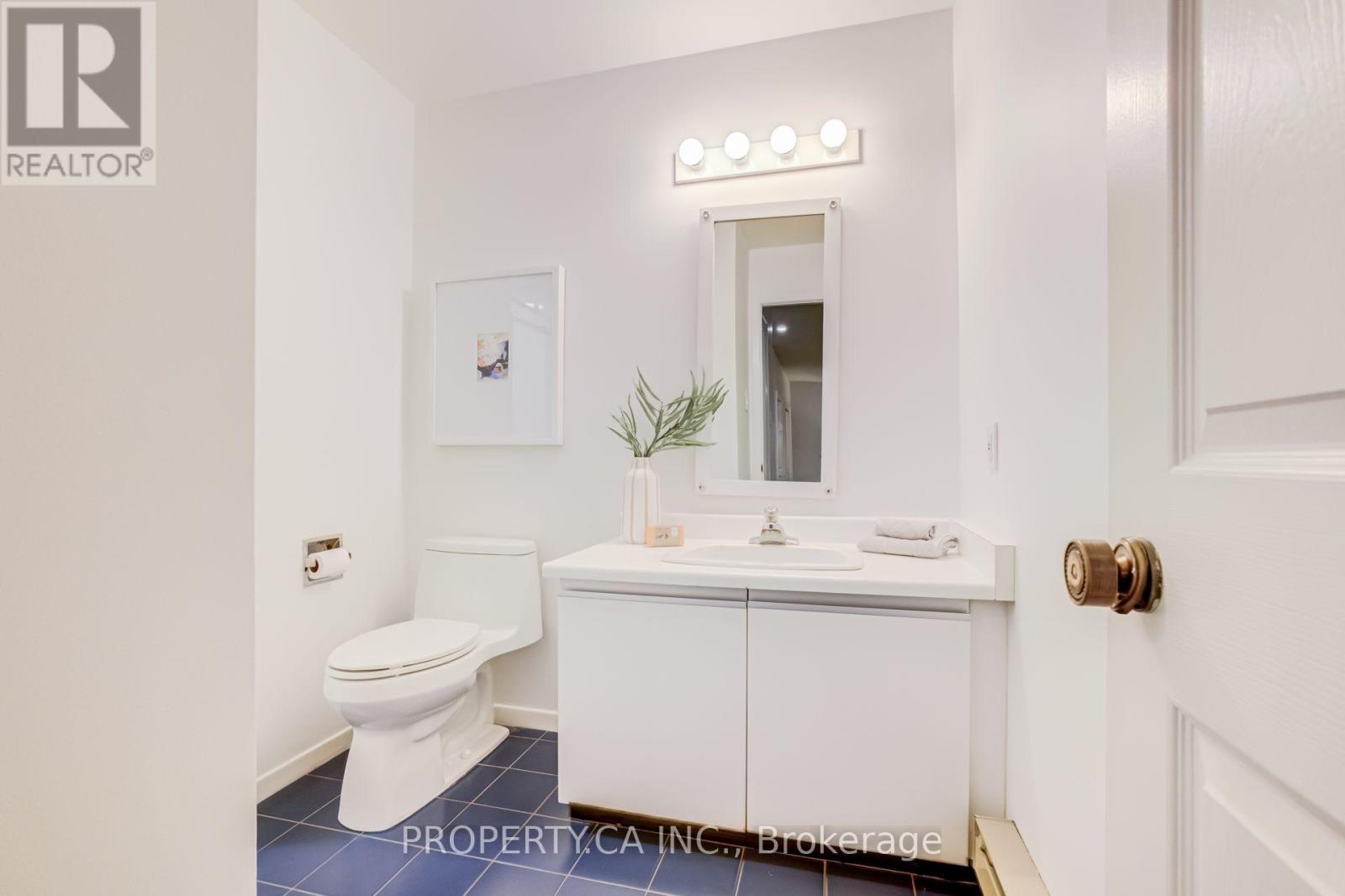 143 CAMBRIDGE CRESCENT - 26