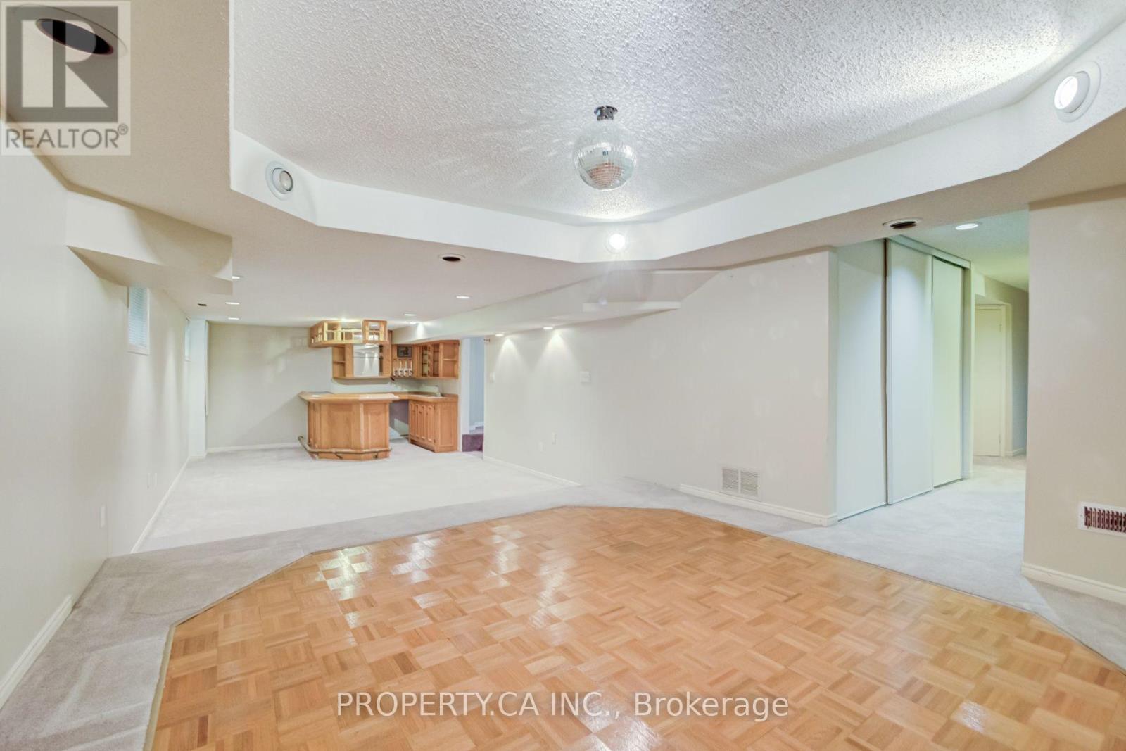 143 CAMBRIDGE CRESCENT - 43