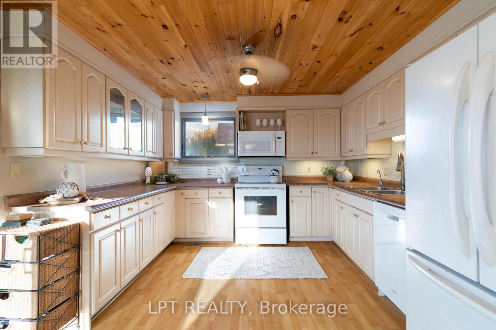 122 BLUE HERON DRIVE - 22