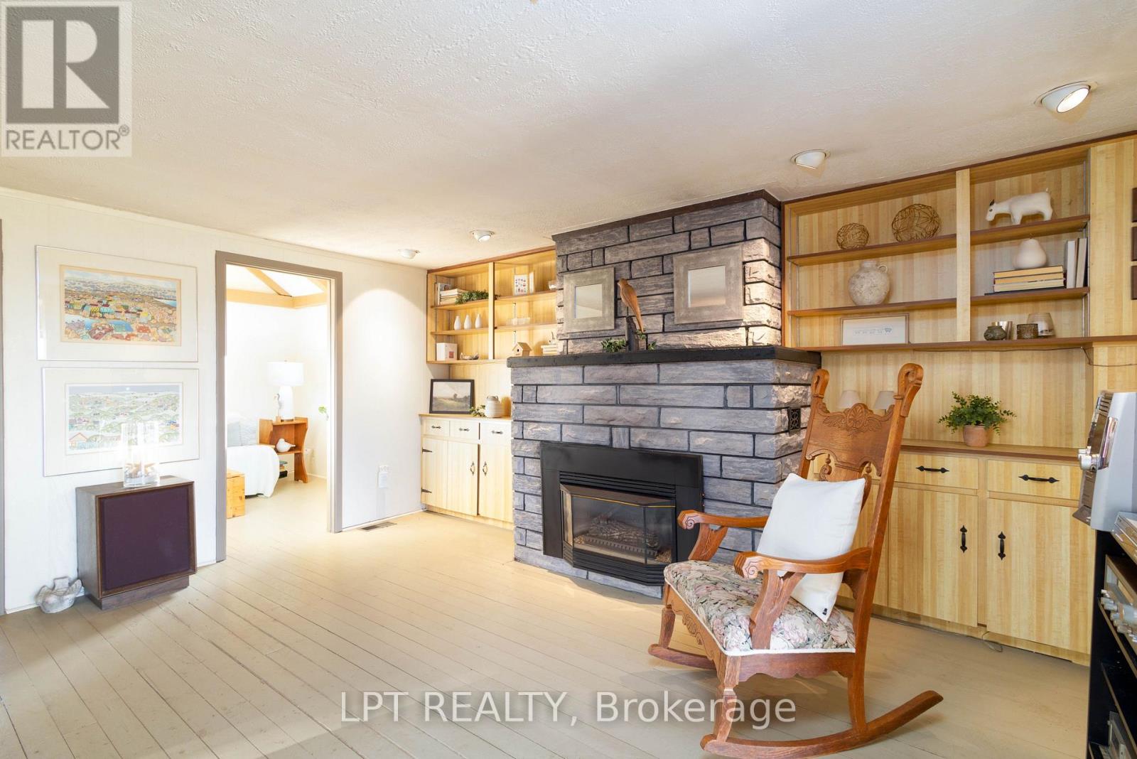 122 BLUE HERON DRIVE - 17