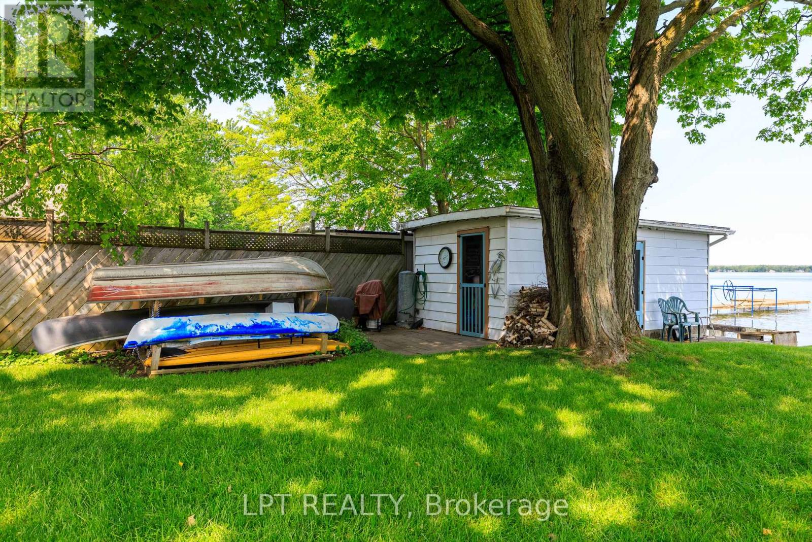 122 BLUE HERON DRIVE - 36