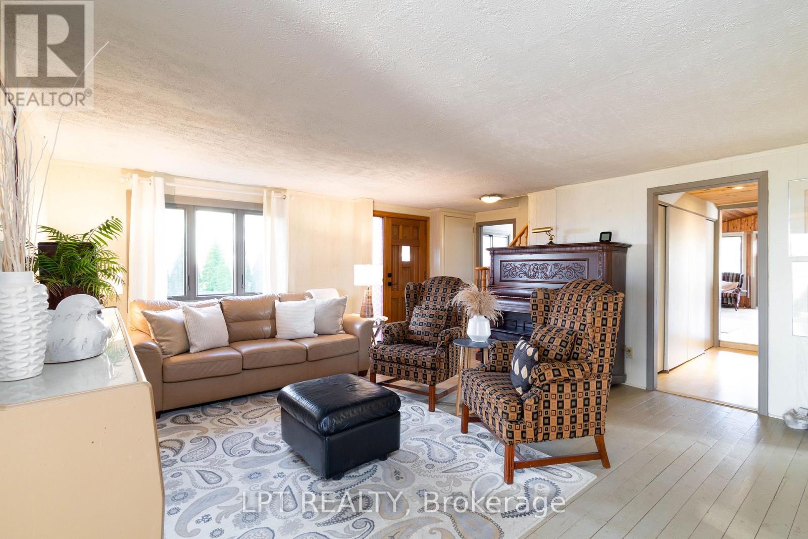 122 BLUE HERON DRIVE - 18