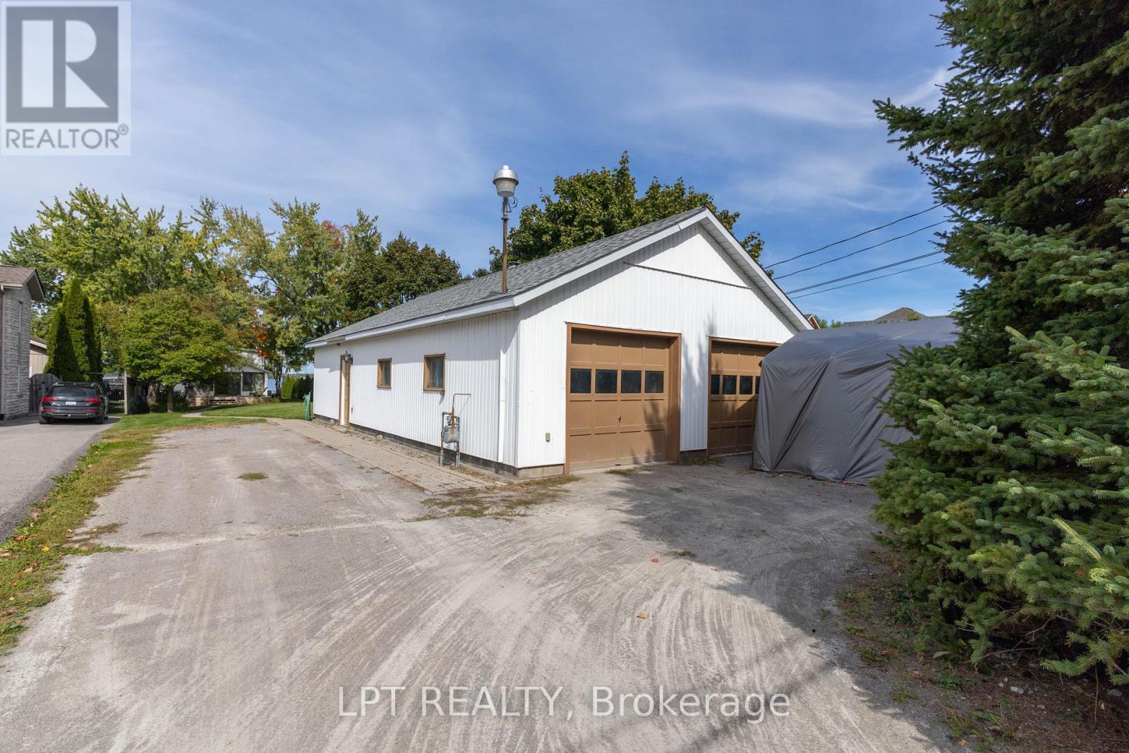 122 BLUE HERON DRIVE - 45
