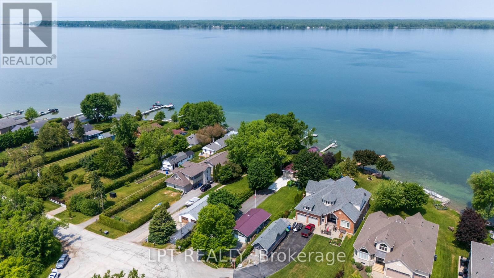 122 BLUE HERON DRIVE - 44