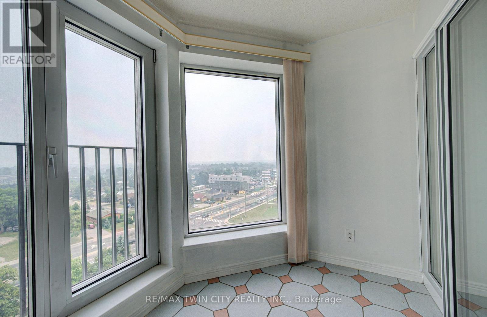 #905 190 HESPELER ROAD - 43