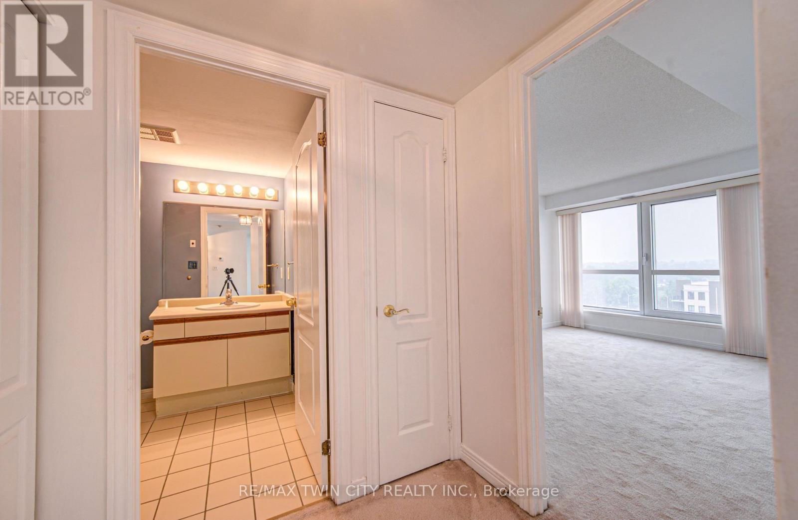 #905 190 HESPELER ROAD - 44