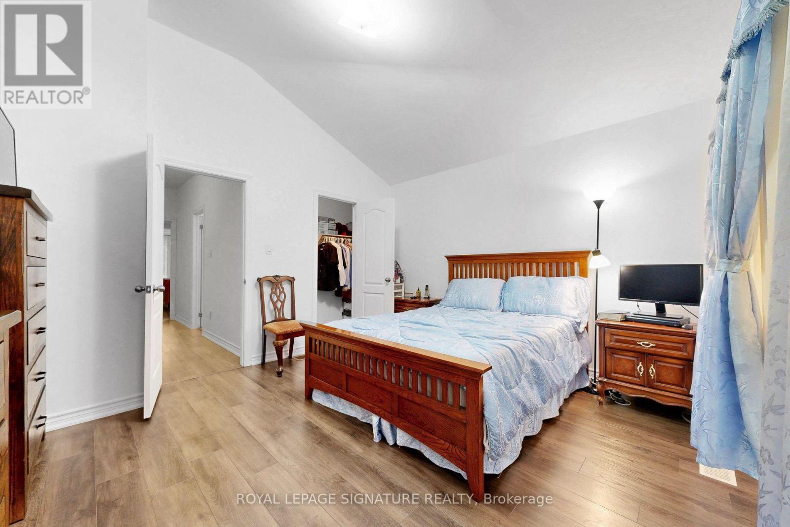51 PIGGOTT MEWS - 32