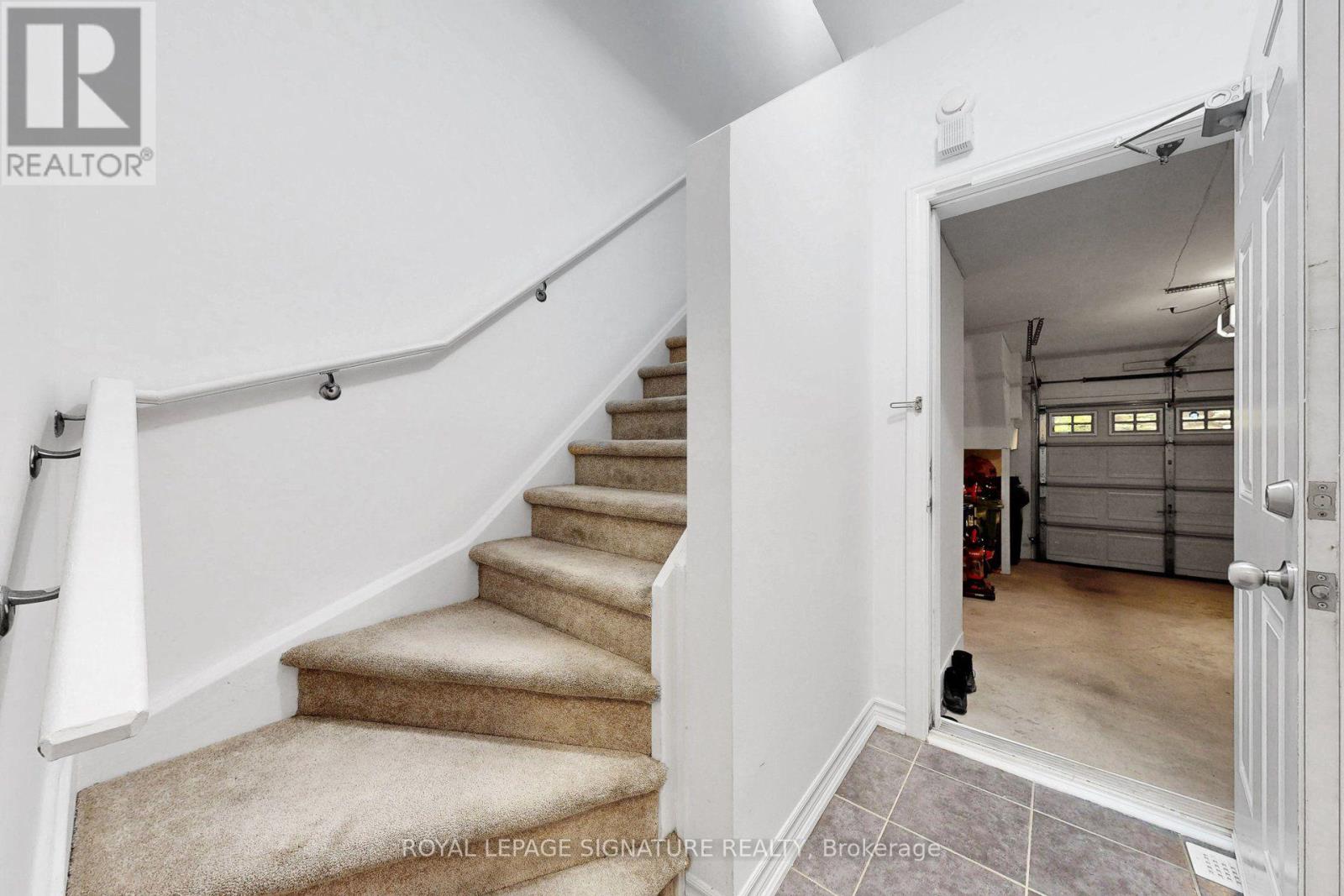 51 PIGGOTT MEWS - 38