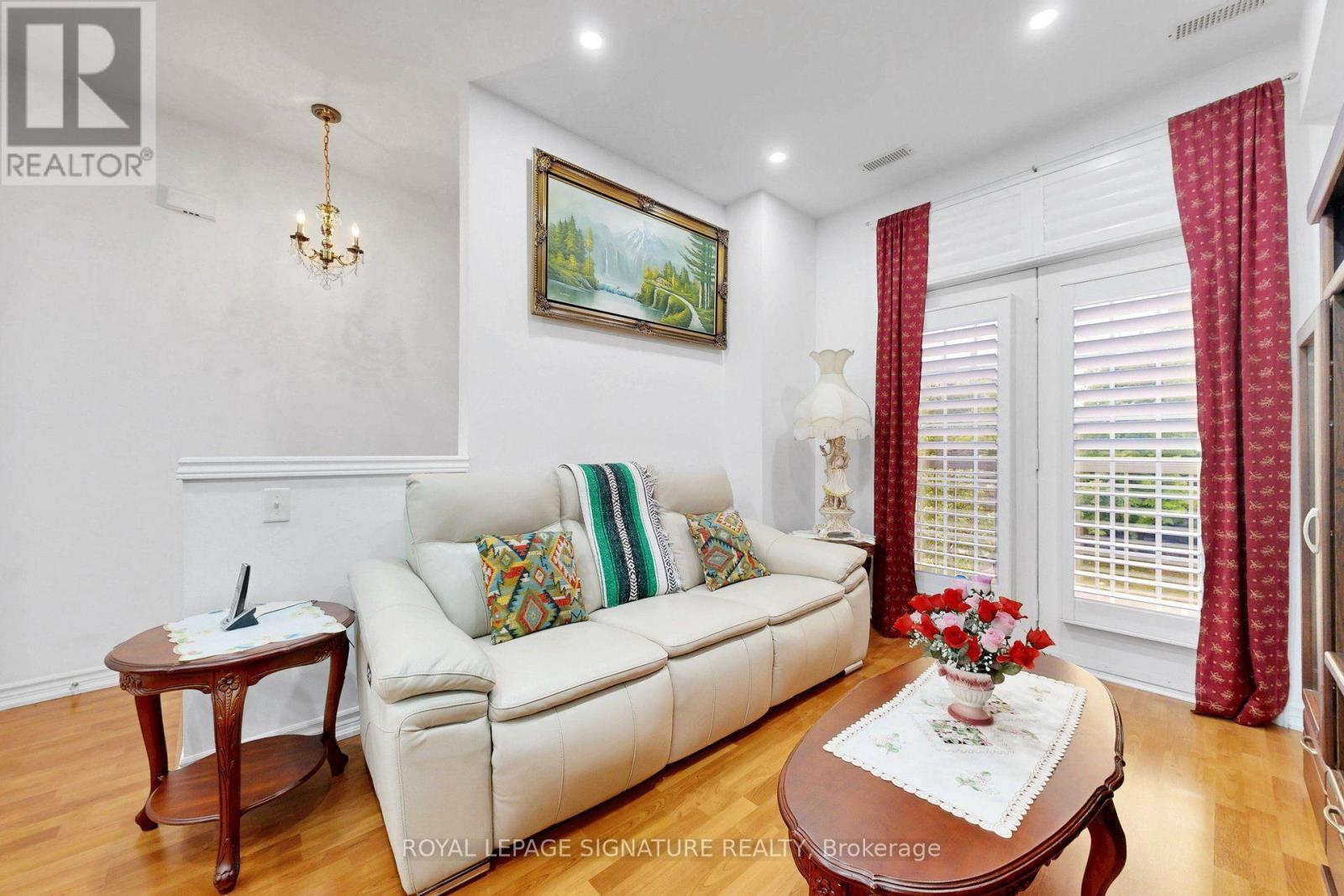 51 PIGGOTT MEWS - 9