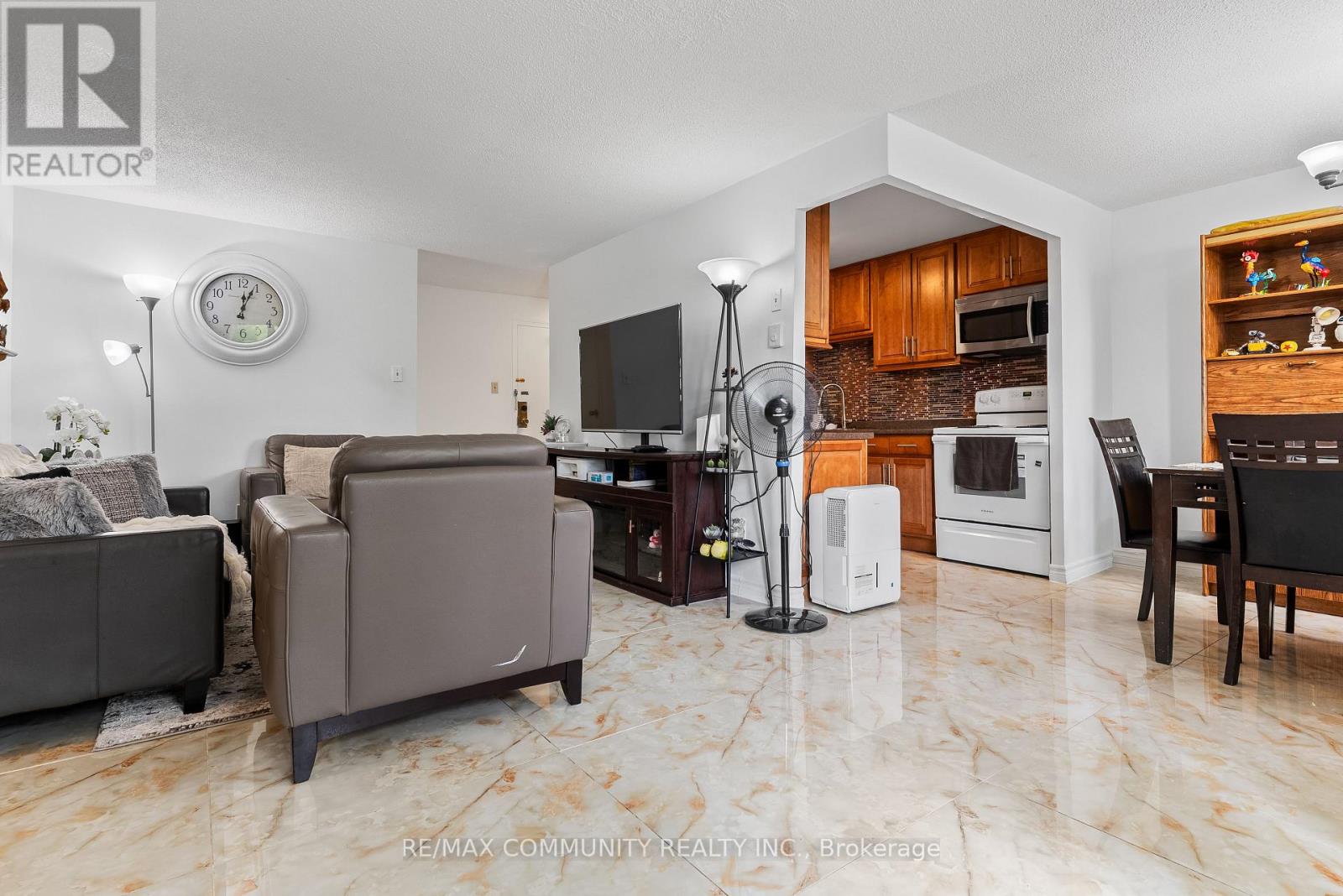 #407 1445 WILSON AVENUE - 12