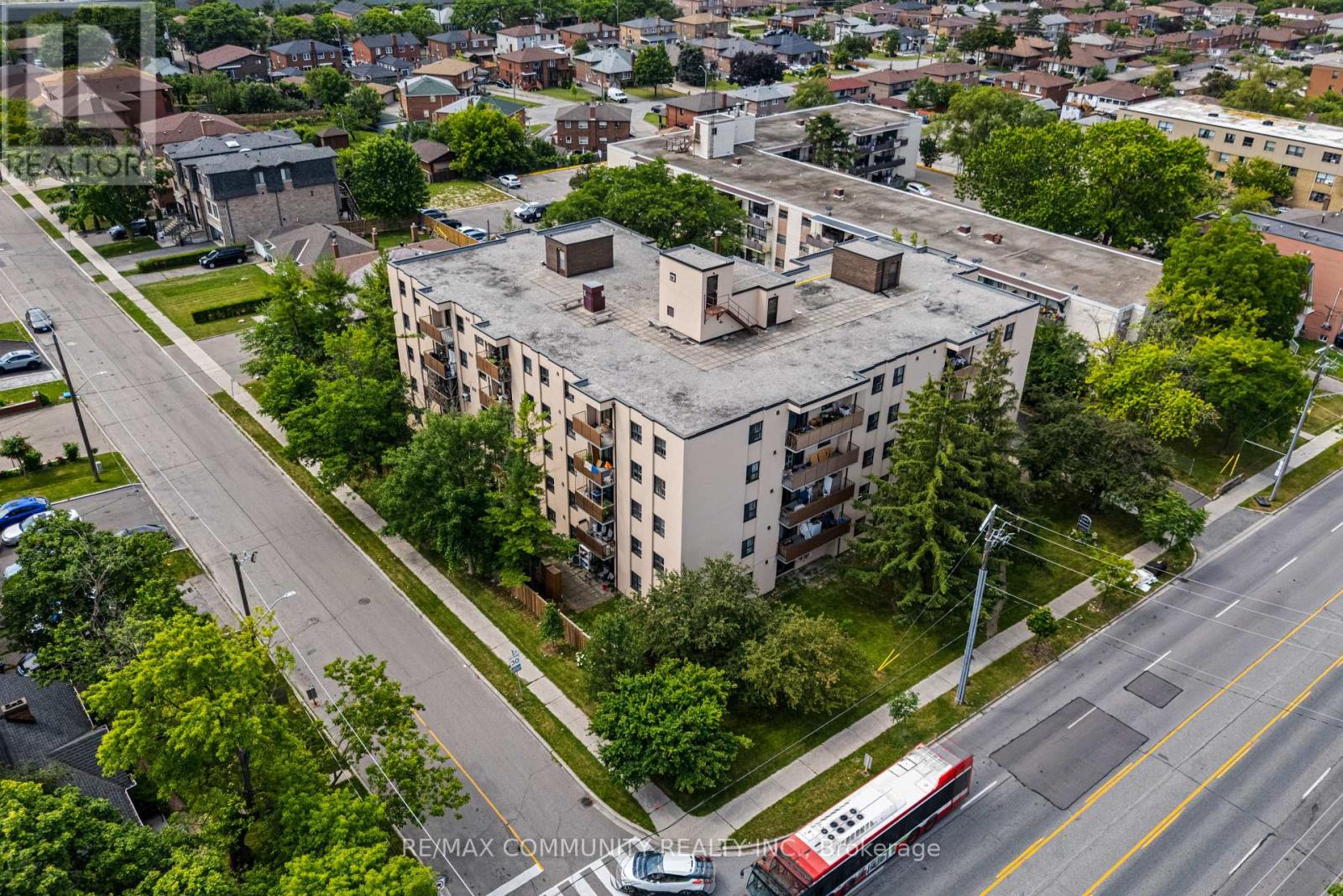#407 1445 WILSON AVENUE - 25