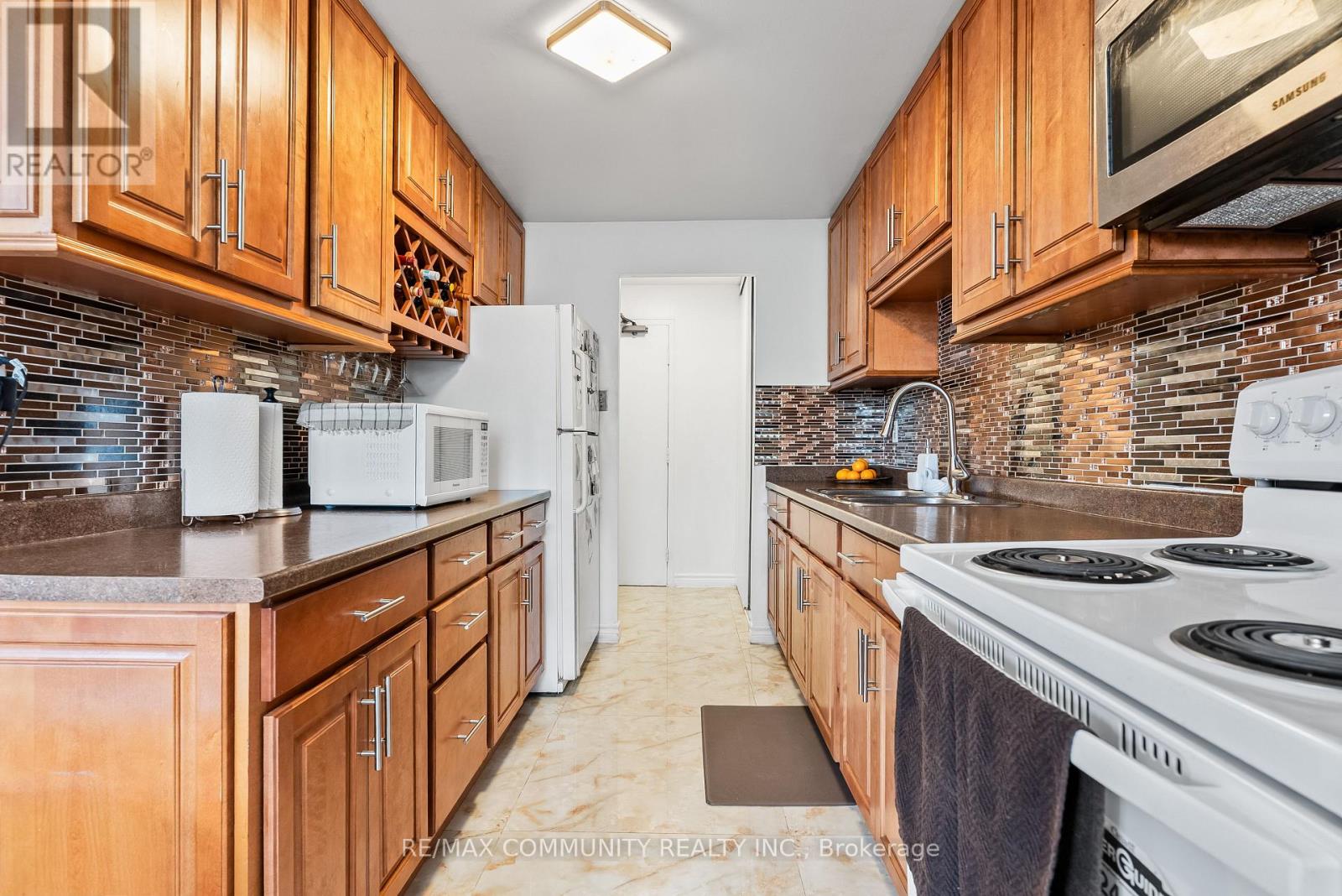#407 1445 WILSON AVENUE - 8