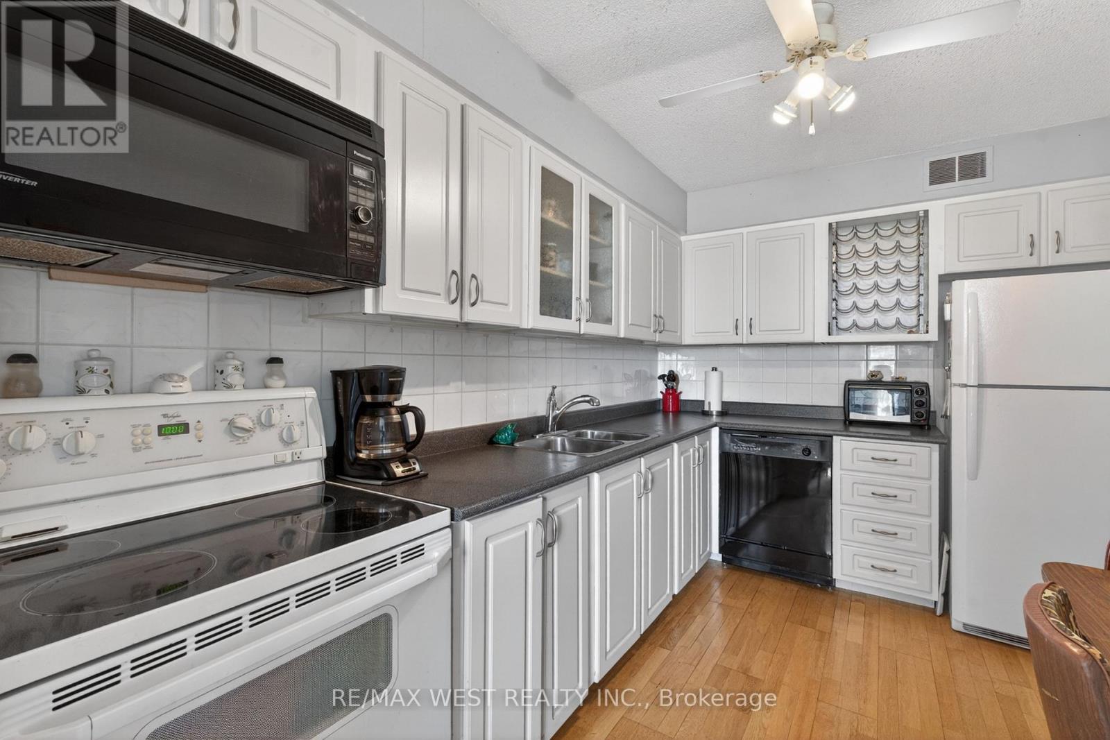 #1801 75 EMMETT AVENUE - 11