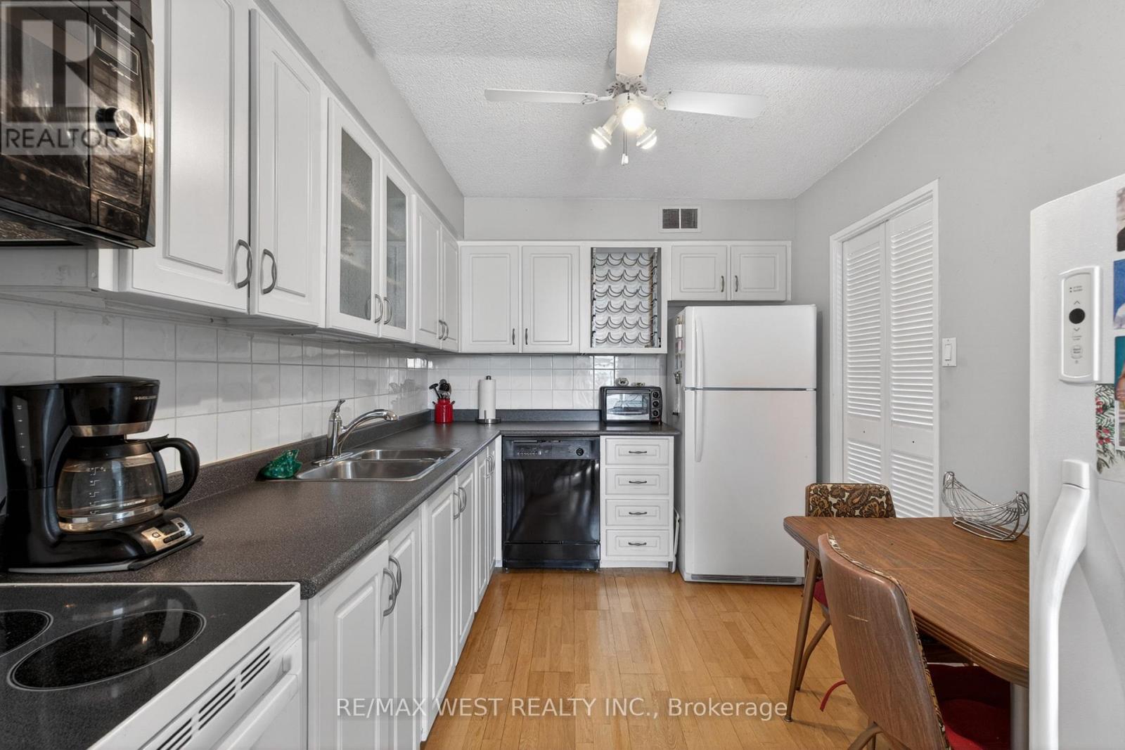 #1801 75 EMMETT AVENUE - 12
