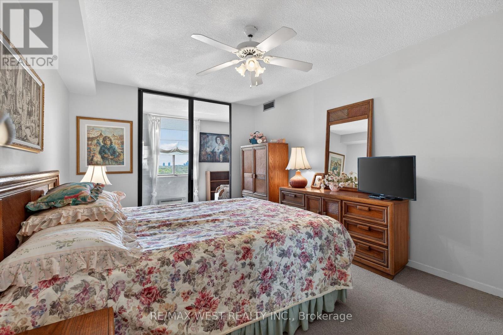 #1801 75 EMMETT AVENUE - 16