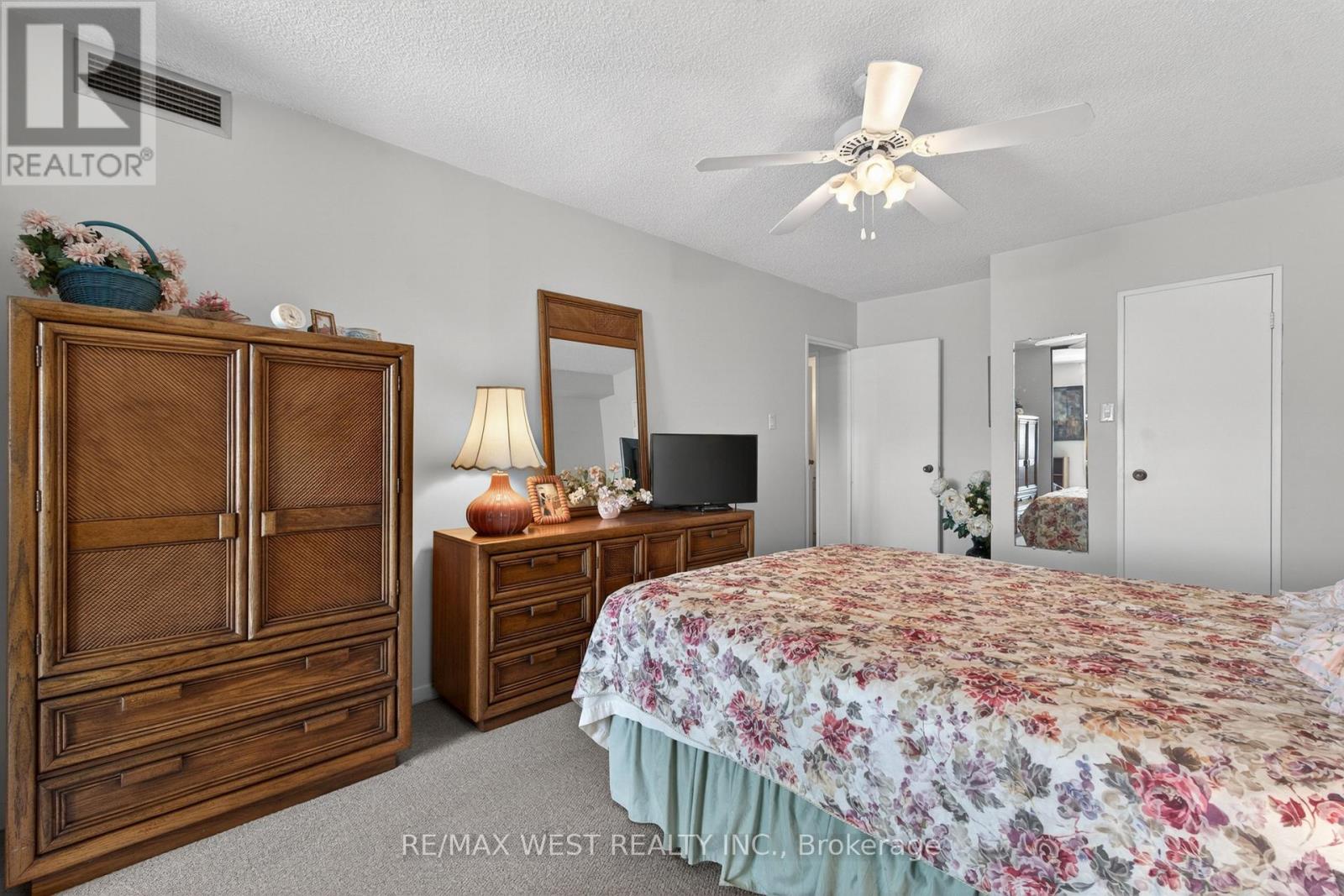 #1801 75 EMMETT AVENUE - 18