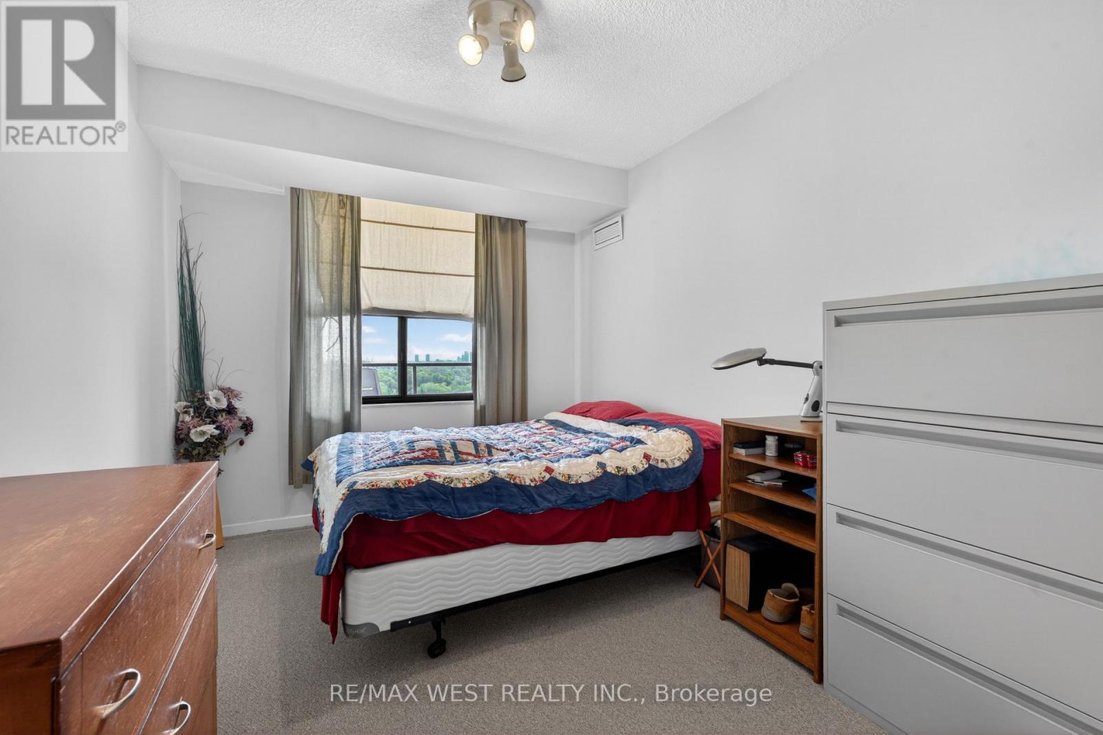 #1801 75 EMMETT AVENUE - 19