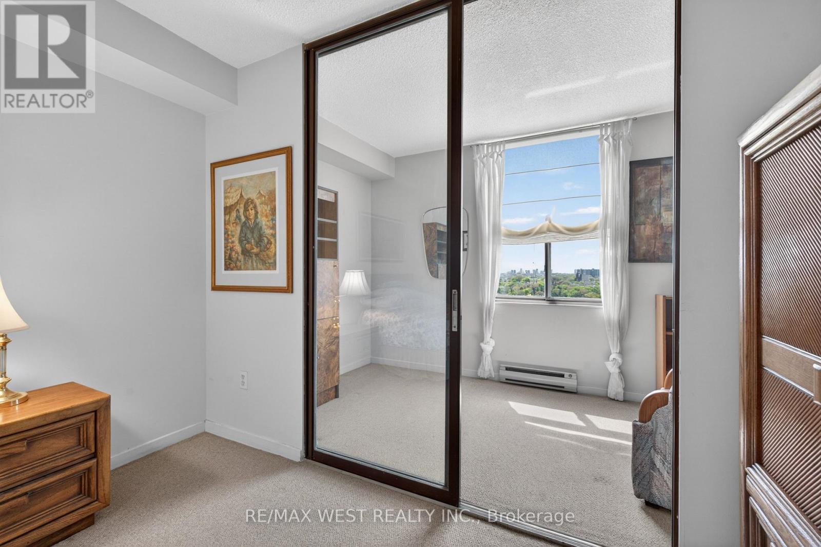 #1801 75 EMMETT AVENUE - 21