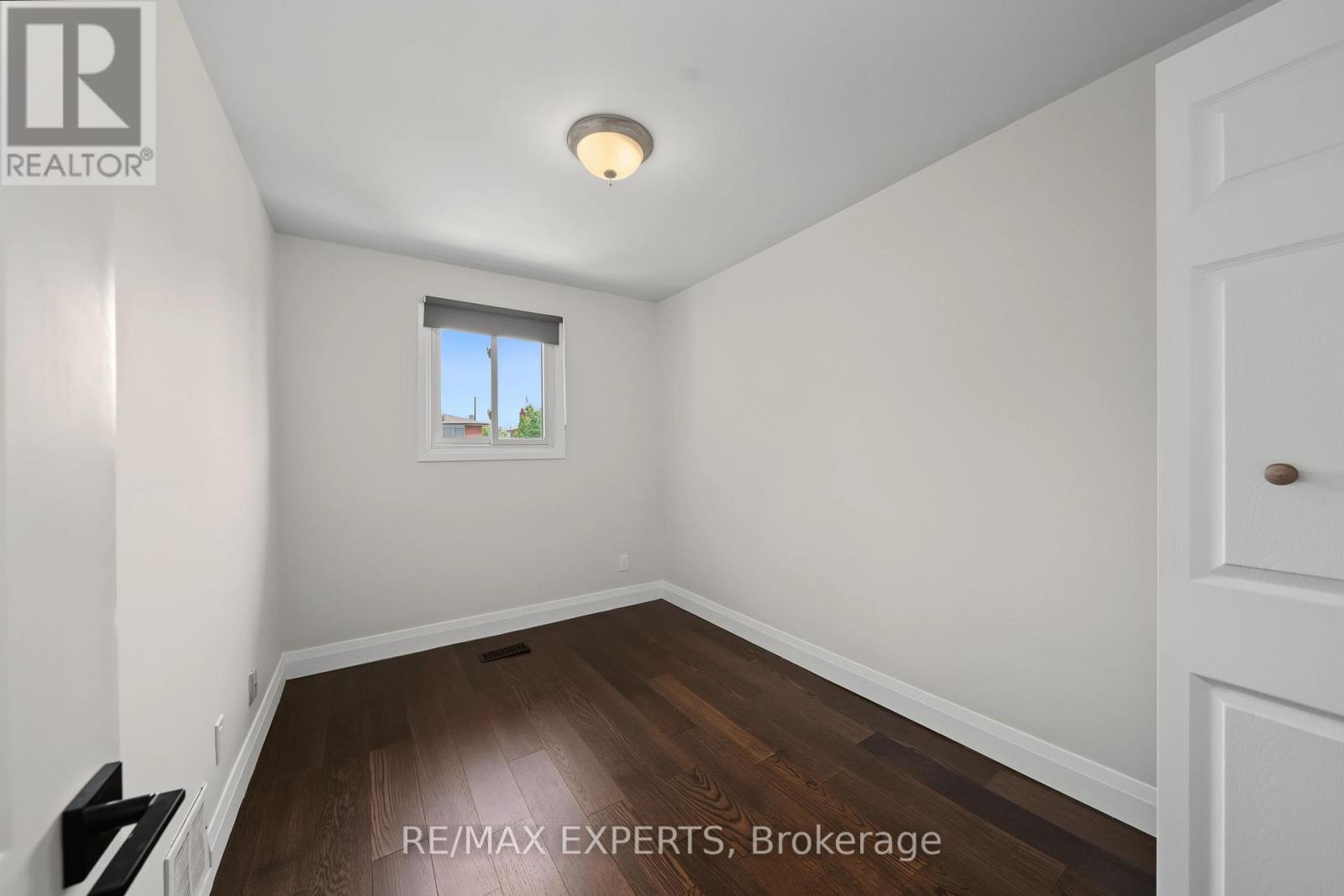 25 RIVERTON DRIVE - 24