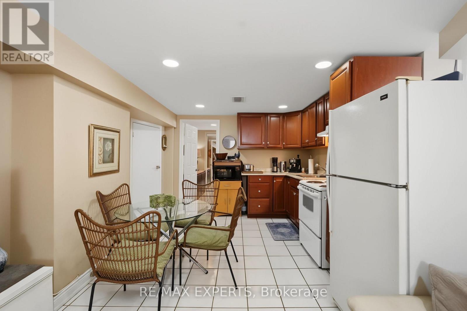 25 RIVERTON DRIVE - 39