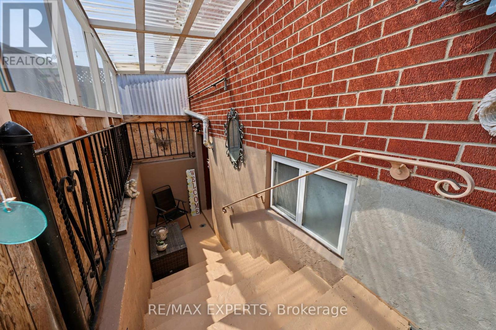 25 RIVERTON DRIVE - 43