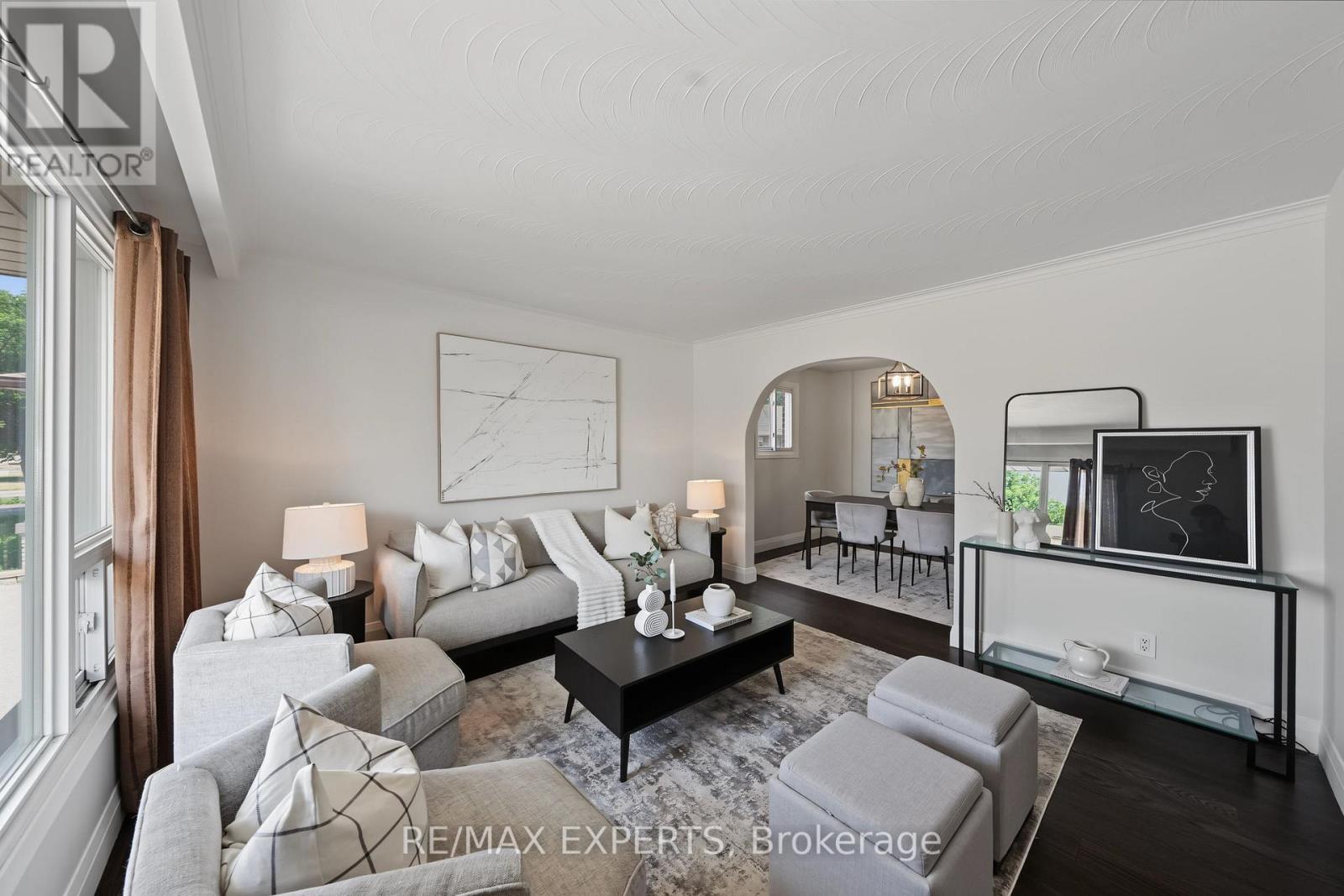 25 RIVERTON DRIVE - 9