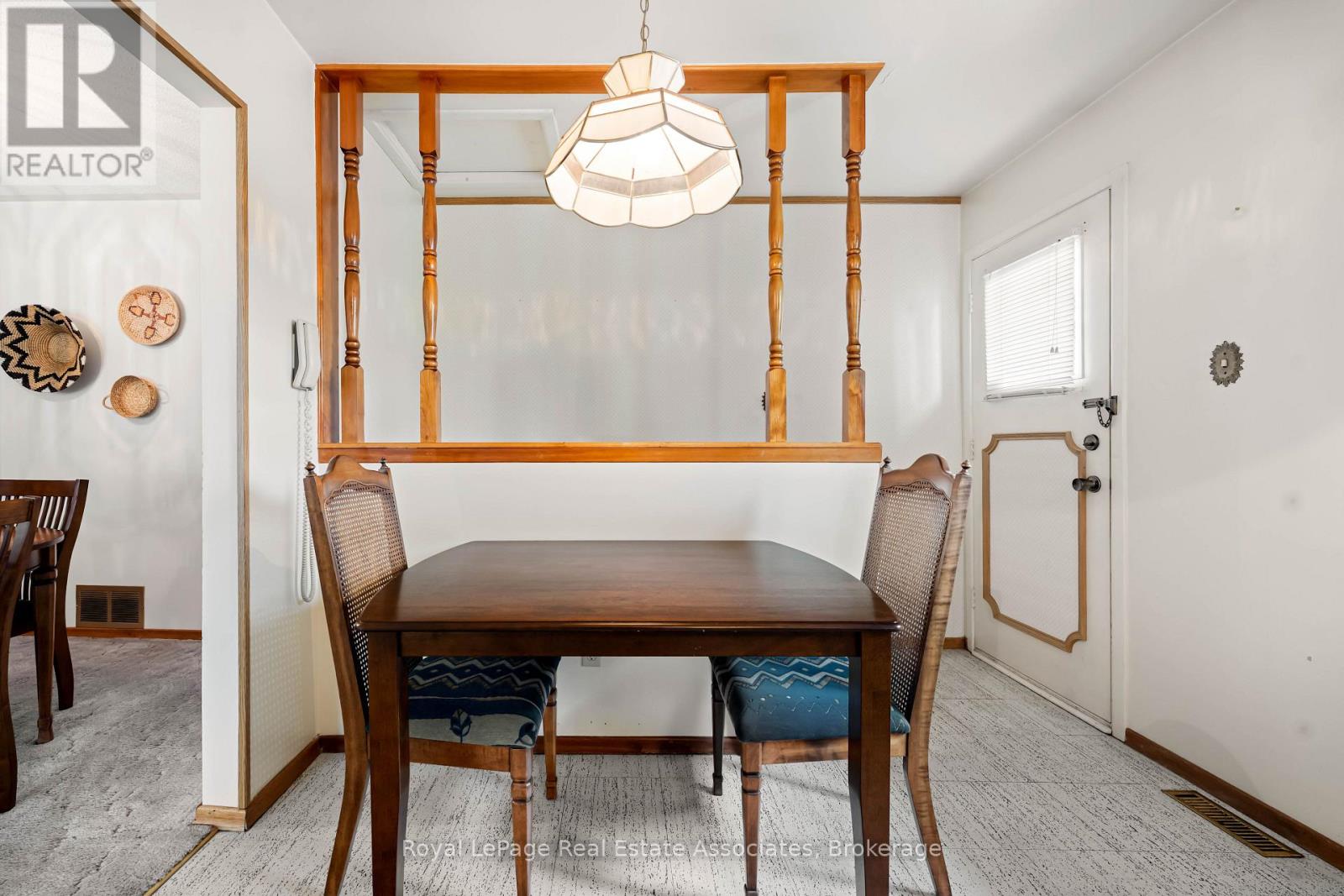 256 ARCHDEKIN DRIVE - 10