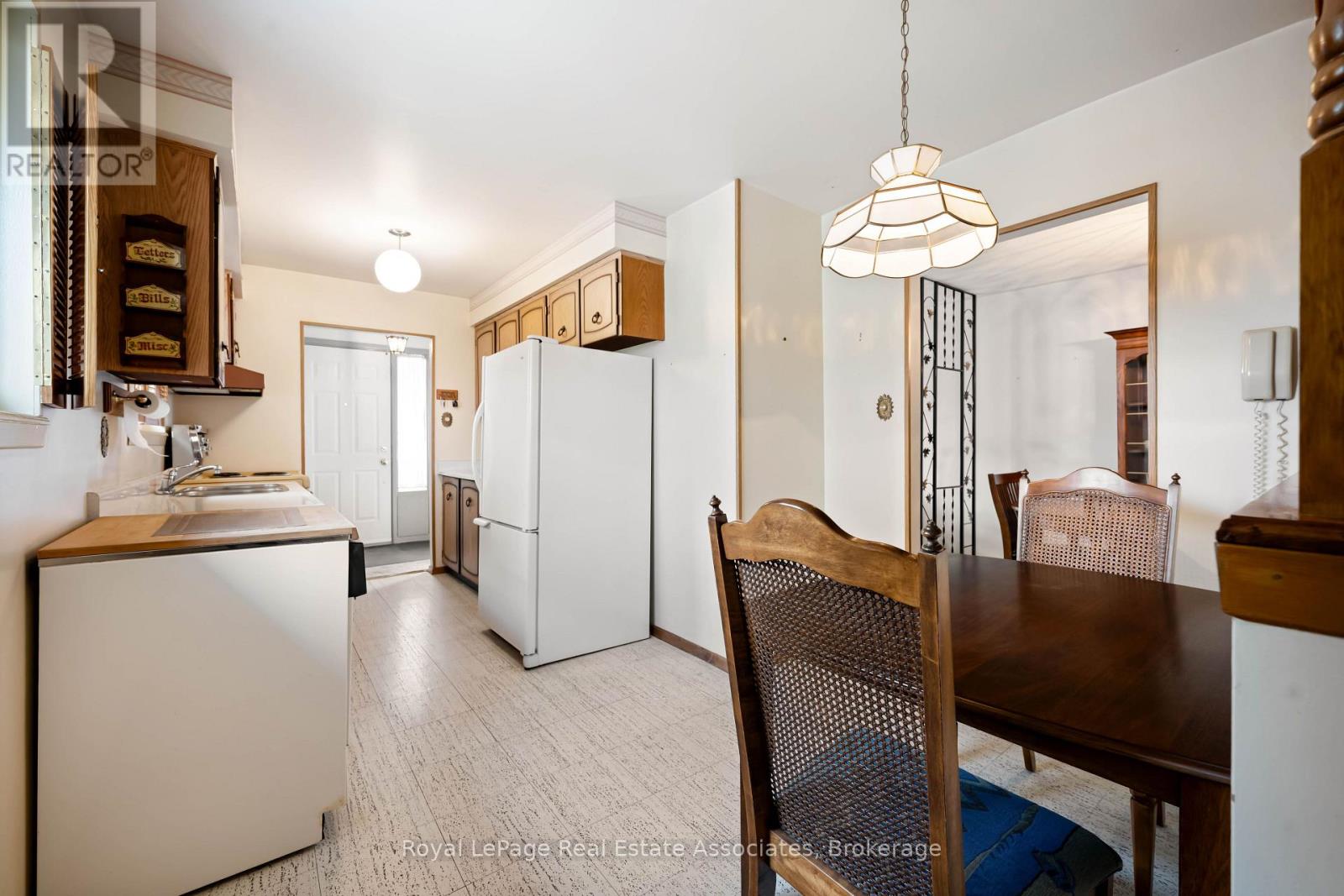 256 ARCHDEKIN DRIVE - 11